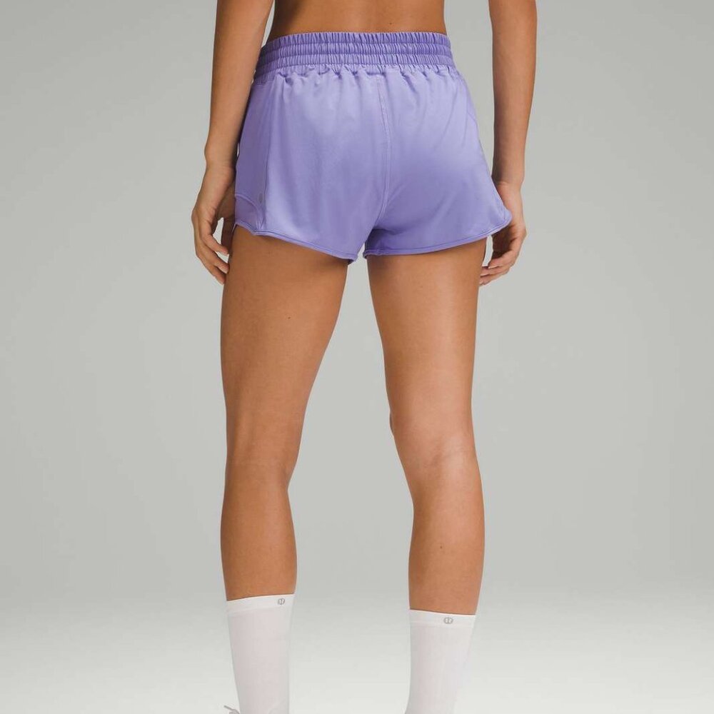 💜 Lululemon Hotty Hot Shorts - Picture 2 of 7